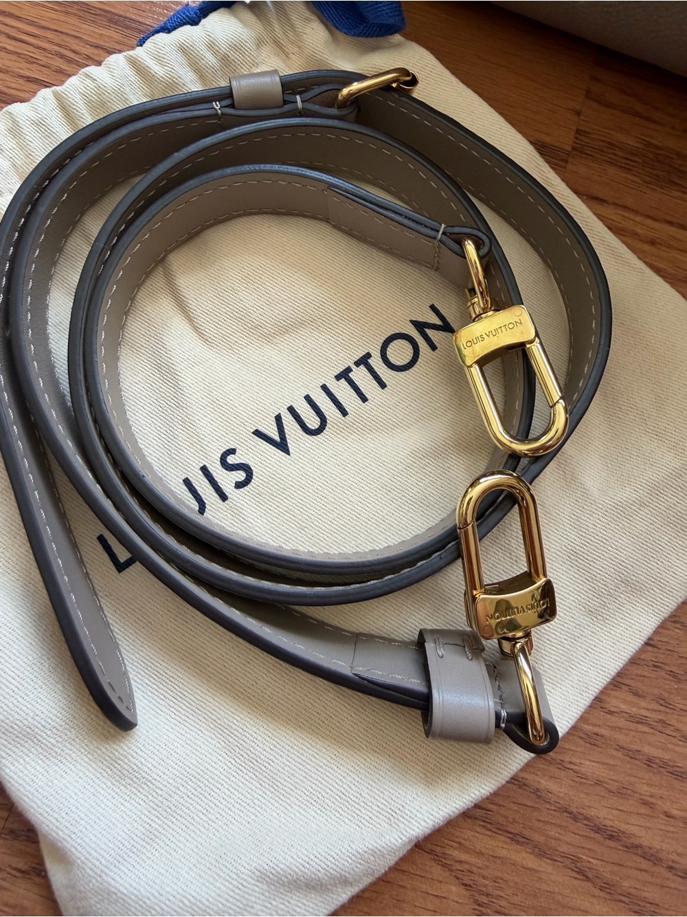 Louis Vuitton Speedy Bandouliere 25 Monogram Empreinte in Turtledove - Picture 13 of 16